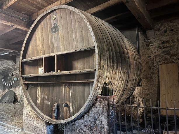 Ancien foudre vigneron