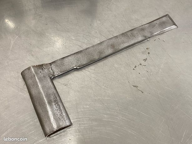 outil de charpentier demie bisaigüe pontache