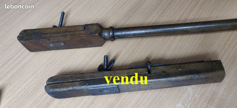 Ancien outil pour cirer les parquets