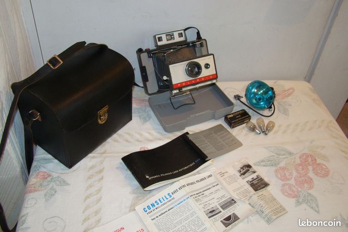 appareil photo Polaroid 220 + accessoires années 1960