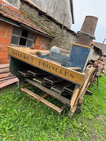 Ancienne batteuse