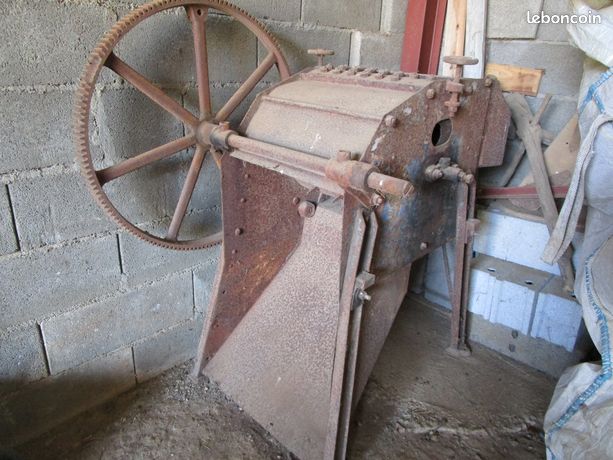 Ancienne égreneuse