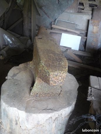 Ancienne enclume de forgeron