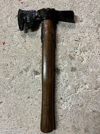 Ancienne hachette de charpentier couvreur