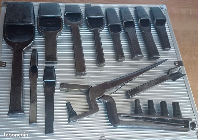 Anciens outils de bourrelier