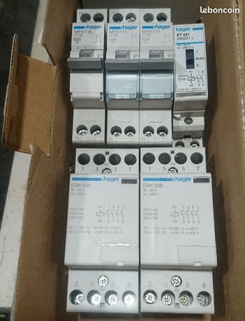 Annonces similaires Disjoncteurs HAGER 10A contacteur ESN238 25A Tableau électrique électricité voir photo