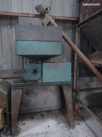 Aplatisseur et cellule de stockage