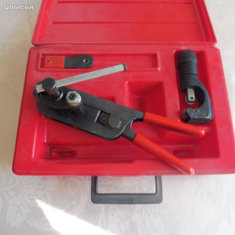 Appareil à battre collets + coupe tube Rothenberger