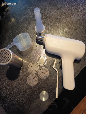 Appareil à faire des nouilles maison