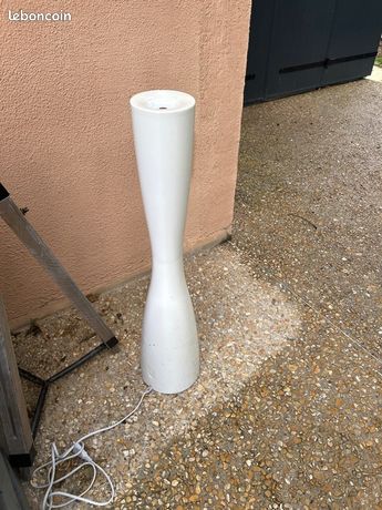 Appareil assainissant désodorisant et humidifiant