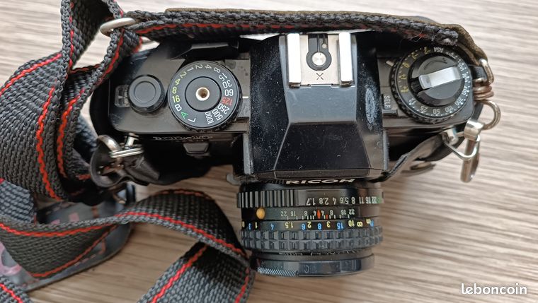 Appareil photo argentique objectif et flash