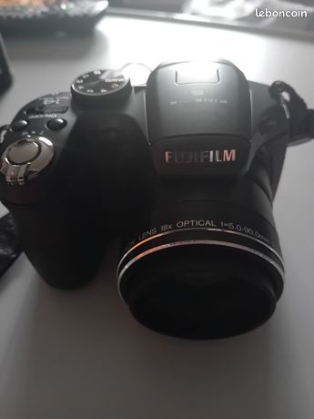 Appareil photo fuji num s2995 sans carte mem et cache ne tien pas