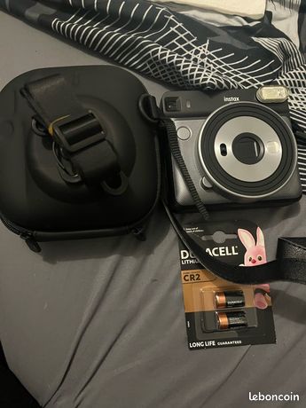 Appareil photo fujifilm Instax sq6 plus piles et étui rigide