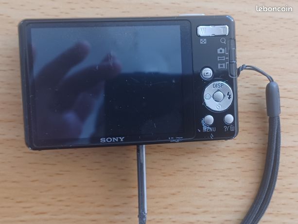 Appareil photo Sony Cyber-shot DSC-W690 fonctionne mais clapet à réparer