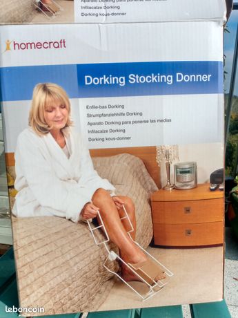 Appareil pour enfiler plus facilement des bas et des chaussettes