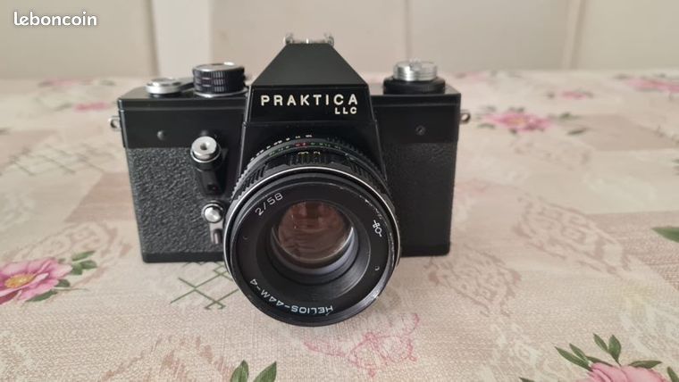 Appareil photo argentique praktica