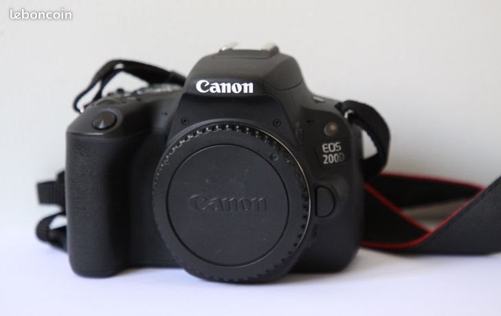 Appareil photos Canon EOS 200d proche du + objectifs