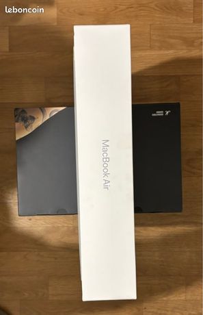 Apple Apple MacBook Air 13 Pouces Puce M4 16 Go Stockage SSD de 256 Go Touch ID couleur Ciel