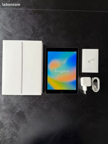 Apple iPad Pro 97 pouces 128 Go Wi-Fi Gris sidéral