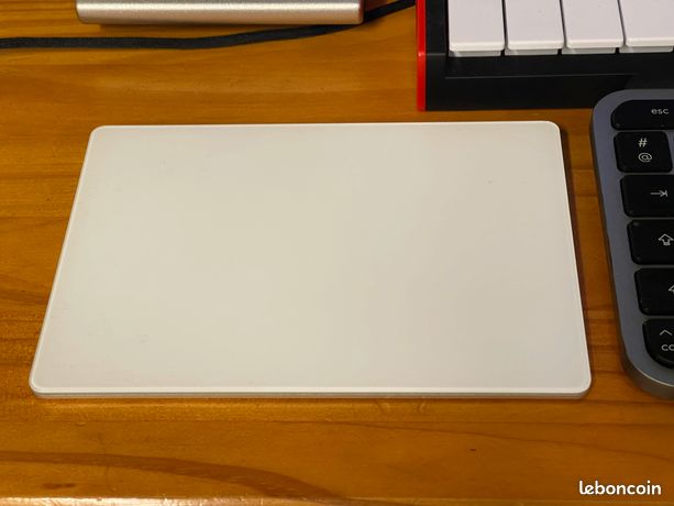 Apple Magic Trackpad 2
