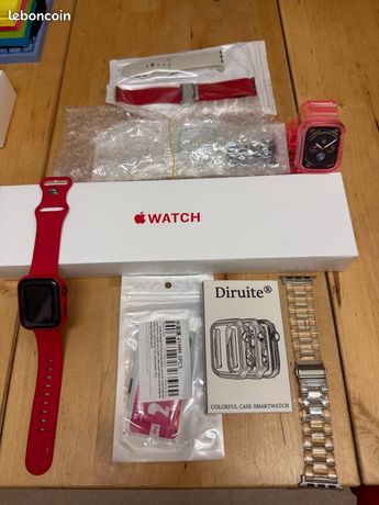 Apple Watch Série 7 RED Product comme neuve avec nombreux accessoires