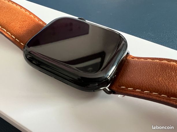 Apple Watch Series 10 46 mm GPS Montre connectée avec Boîtier en Aluminium Noir de Jais et Bracelet Sport Noir S/M Noir de Jais