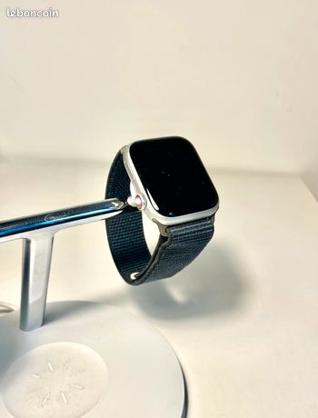 Apple Watch Series 9 (GPS + Cellular)