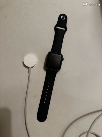 Apple Watch 4 + Chargeur