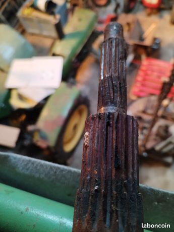 Arbre de transmission boîte embrayage pdf tracteur massey ferguson 25 30 825 130