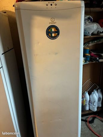 Armoir de congélateur