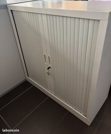 Armoire à rideau métallique blanc