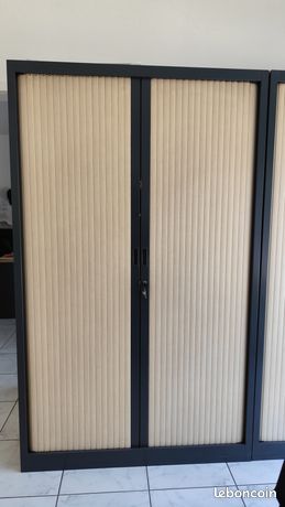 Armoire à rideaux metallique