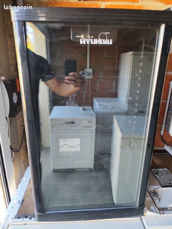 Armoire à vin Hyundai 115 litres bon état