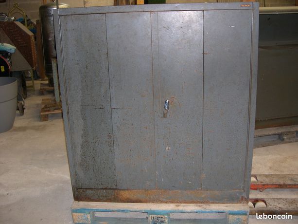 Armoire de rangement atelier