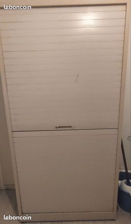 Armoire métallique de bureau