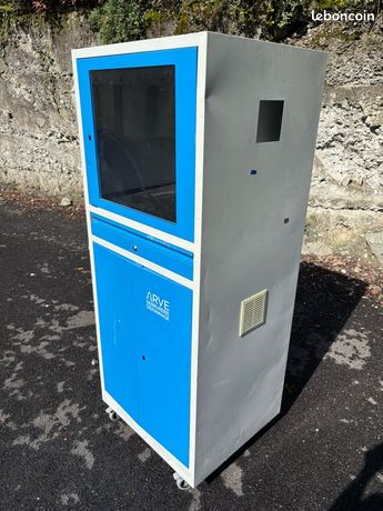 Armoire sur roulettes