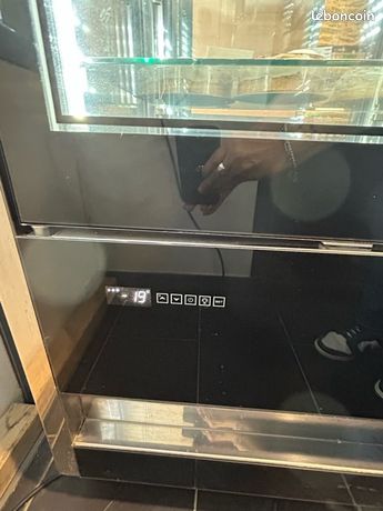 Armoire à pâtisseries