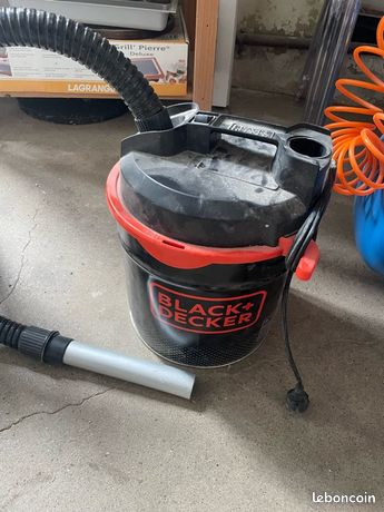 Aspirateur à cendre