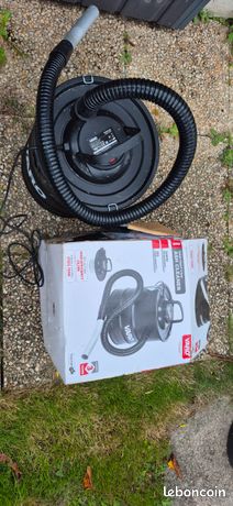 Aspirateur à cendre
