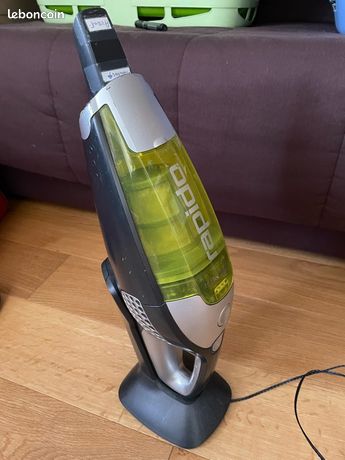 Aspirateur à main
