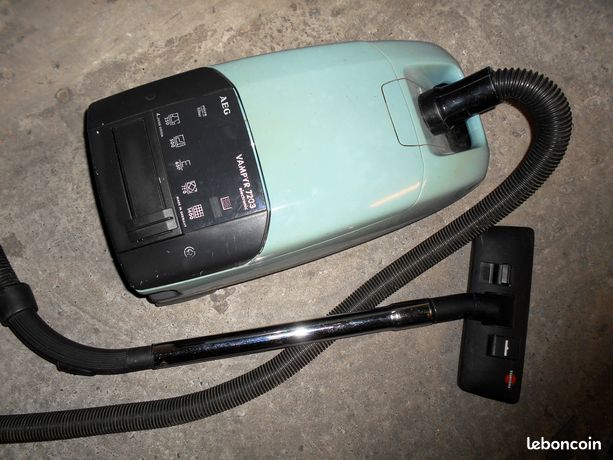 Aspirateur AEG de 1300 W