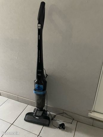 Aspirateur balai Domo