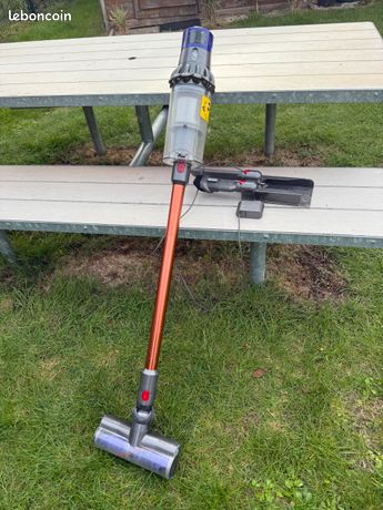 Aspirateur balai Dyson v10 en panne