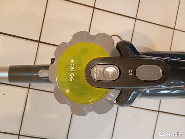 Aspirateur balai