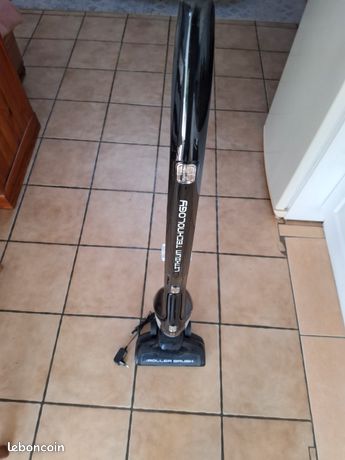 Aspirateur balais