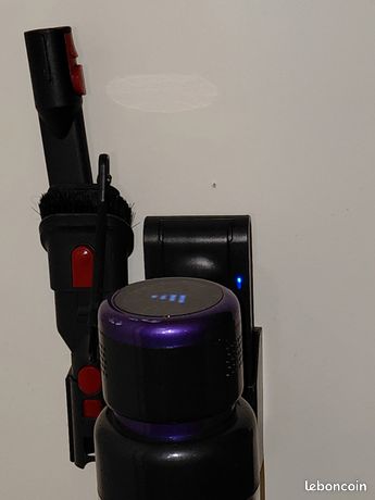 Aspirateur balayé leger et il lave tapis et moquette