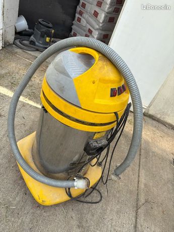 Aspirateur boulangerie CS-concept 3300 watts en TBE de fonctionnement. CS Concept , ELSEA