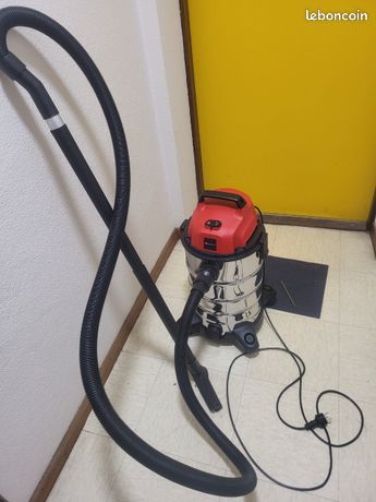 Aspirateur chantier eau poussière