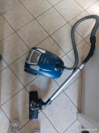 Aspirateur compact hoover brave