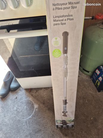 Aspirateur de spa
